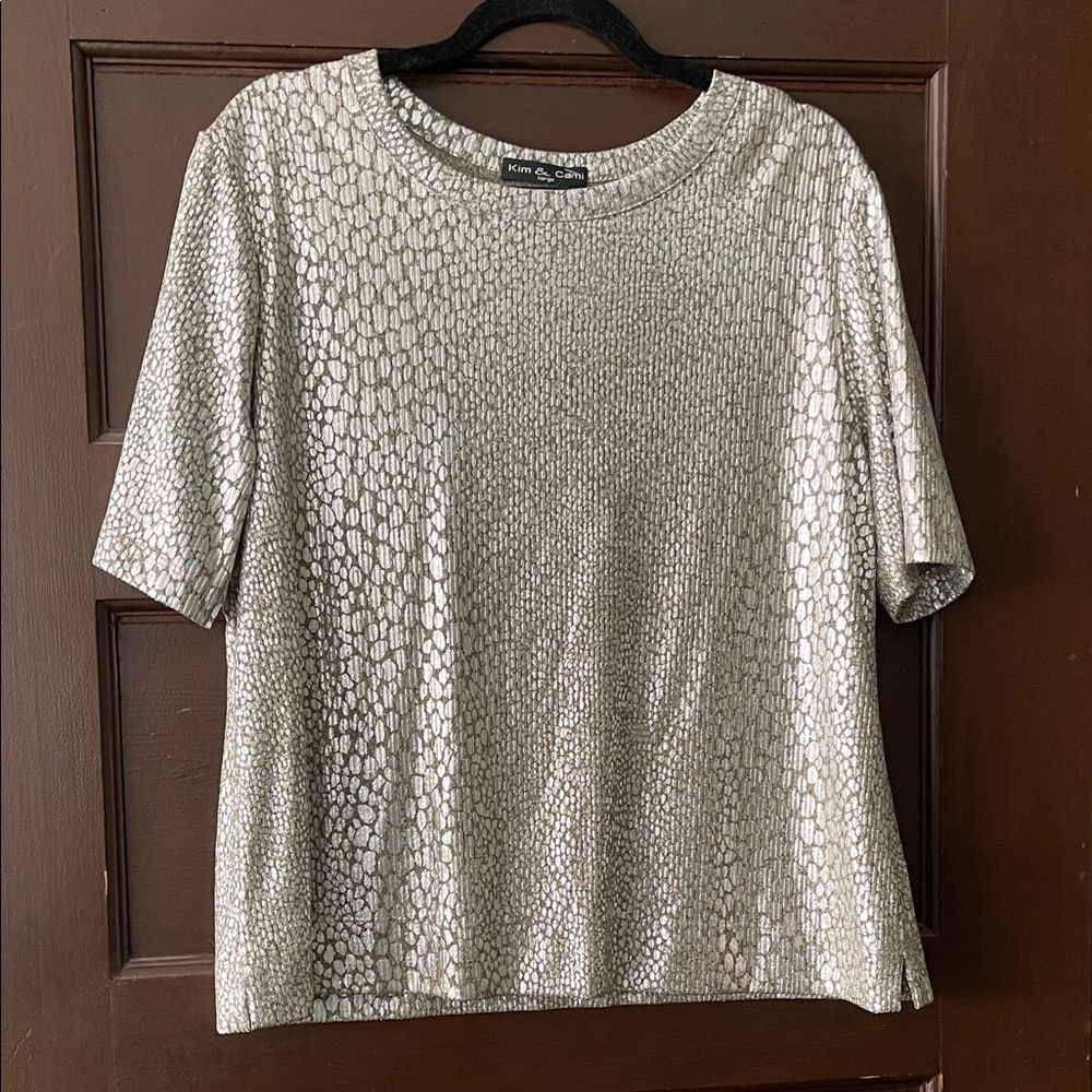 Kim & Cami Metallic Silver Short Sleeve Crewneck Top NWOT